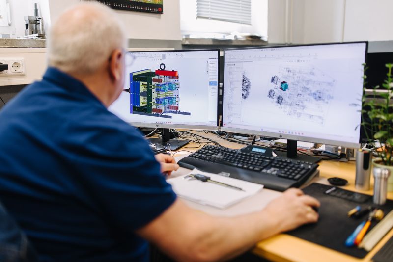 3D-Konstruktion und technische Zeichnung am CAD-Arbeitsplatz bei Metalltechnik Börde – digital geplant, präzise umgesetzt.