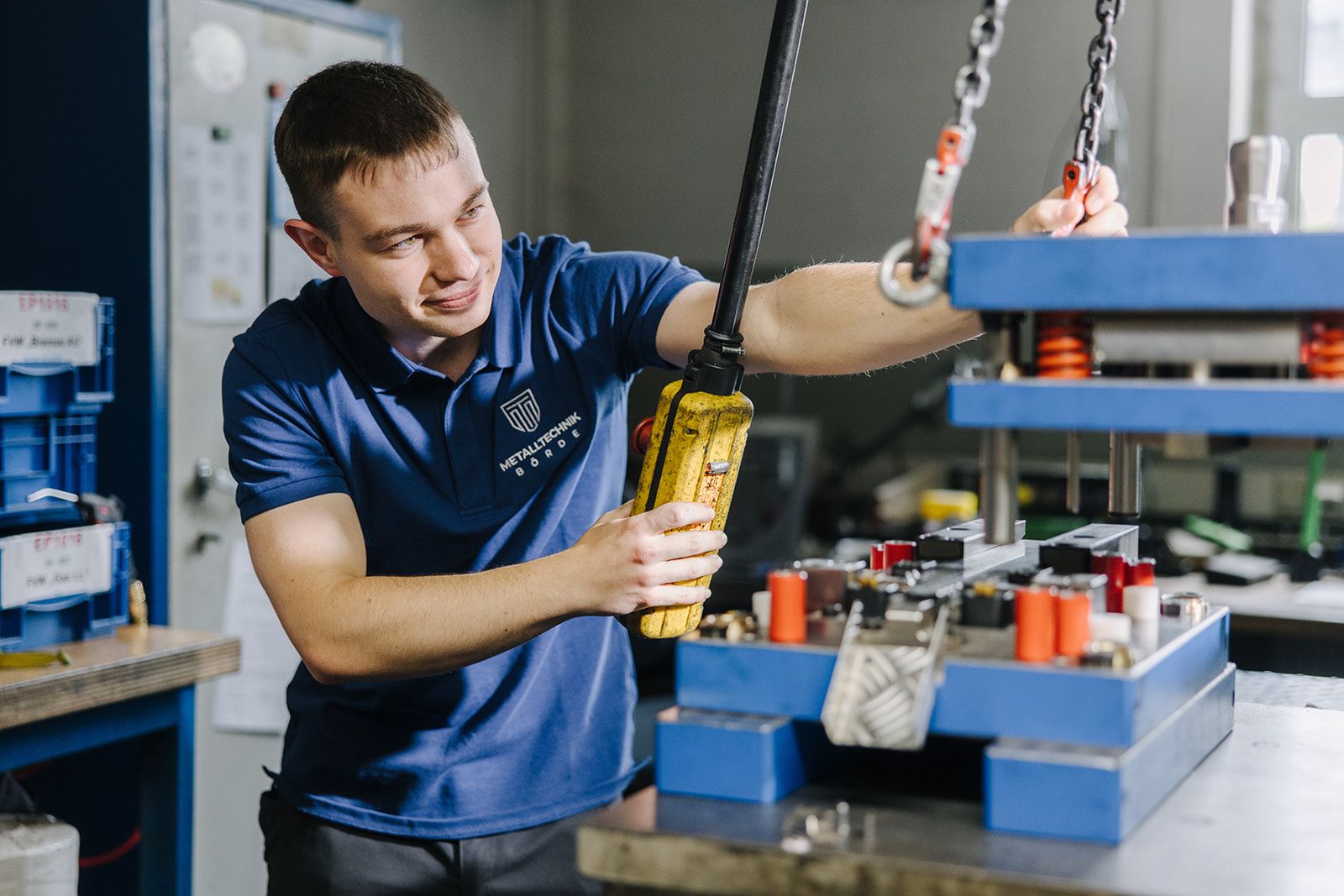 Präzision in jeder Bewegung – bei Metalltechnik Börde zählt das Zusammenspiel von Technik, Teamarbeit und Erfahrung.