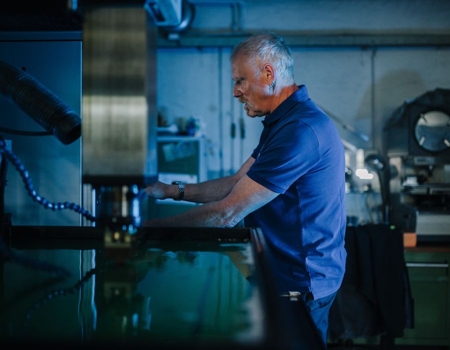 Präzise Metallbearbeitung an der Maschine – erfahrene Fachkompetenz bei Metalltechnik Börde in Aktion.